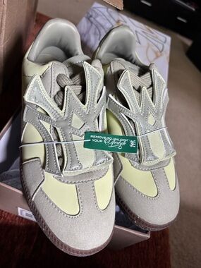 Men’s Neutral Green Suede Athletic Shoes mens 7 women’s 8